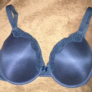 Blue Maidenform comfort devotion. 36DD excellent